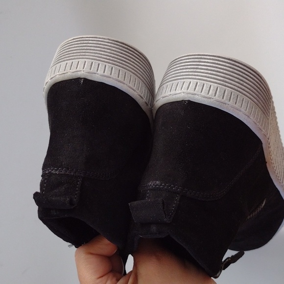 Gabor Suede Black Ankle Booties Sneakers Side Zipper Women's Size 9 Casual Fall - Picture 3 of 13